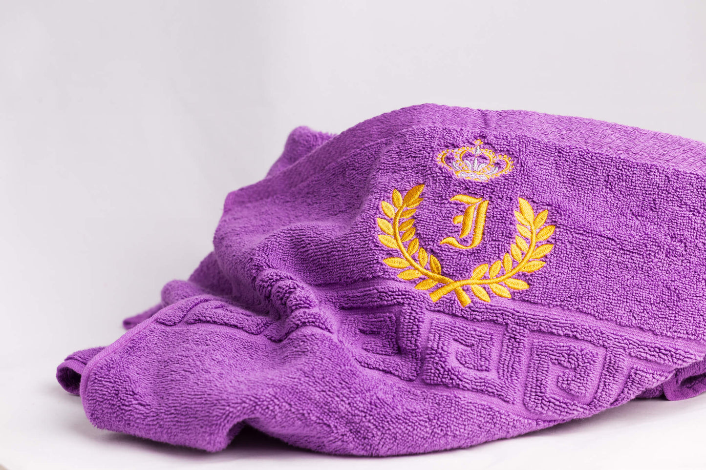 Prosop brodat cu monogramă
